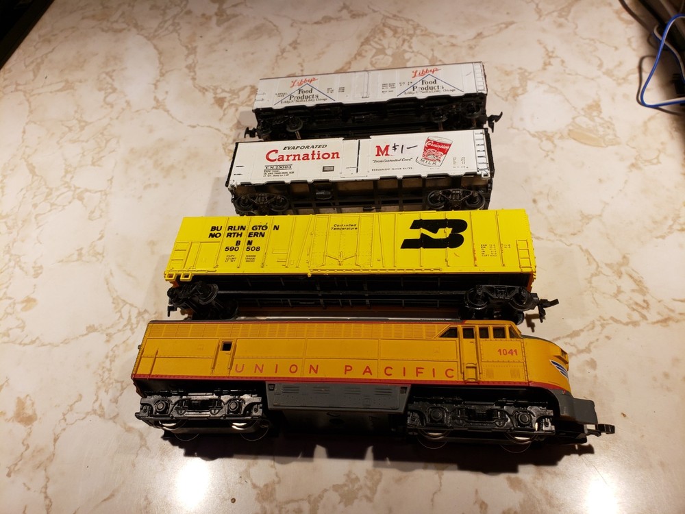 Ho Scale Train Lot #11