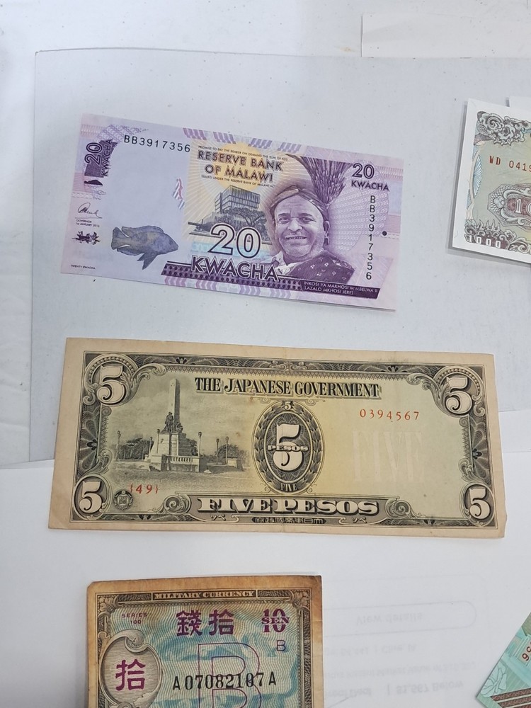 12 Various Foreign Banknotes (s)