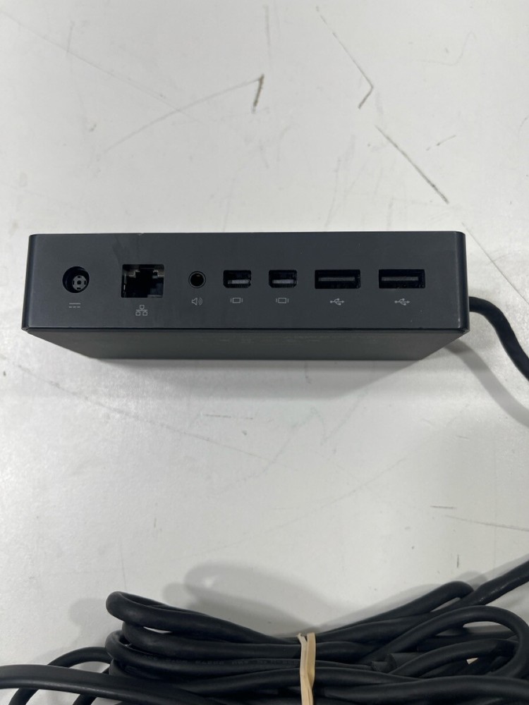 MICROSOFT SURFACE DOCK STATION 1661 WITH CORDS (P15012294)