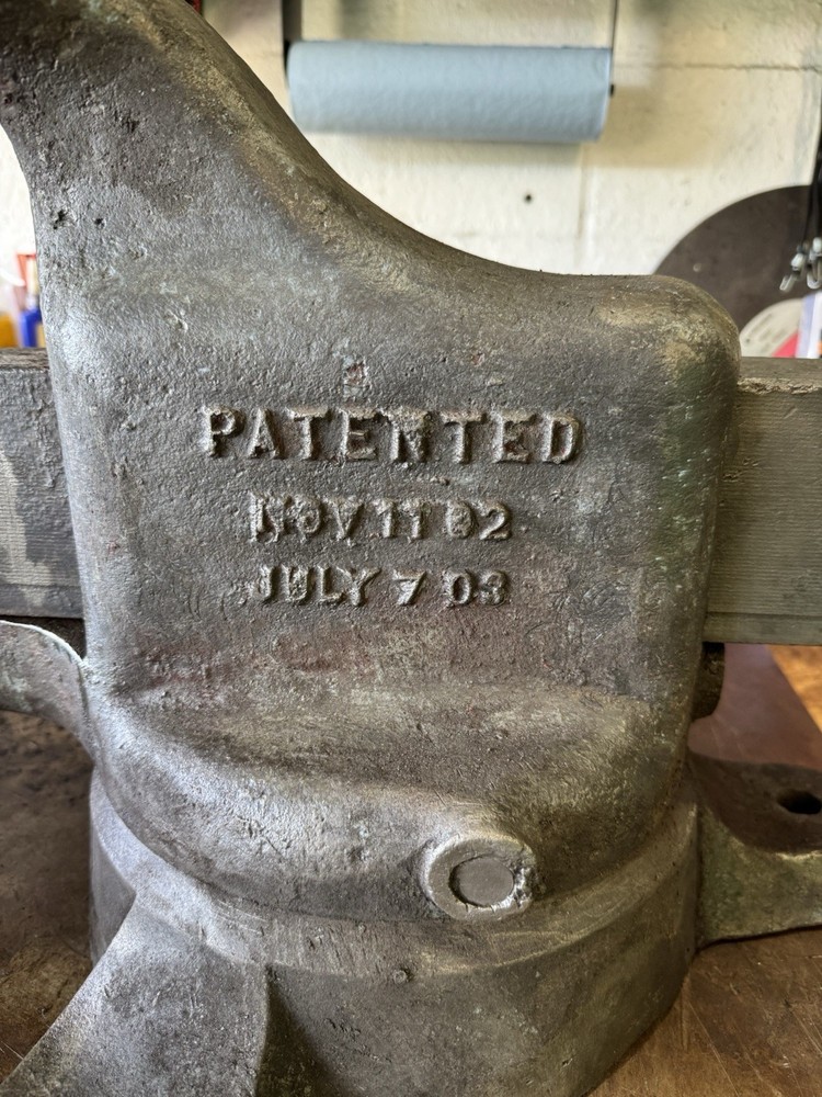 Pittsburgh Automatic 7” Bench Vise
