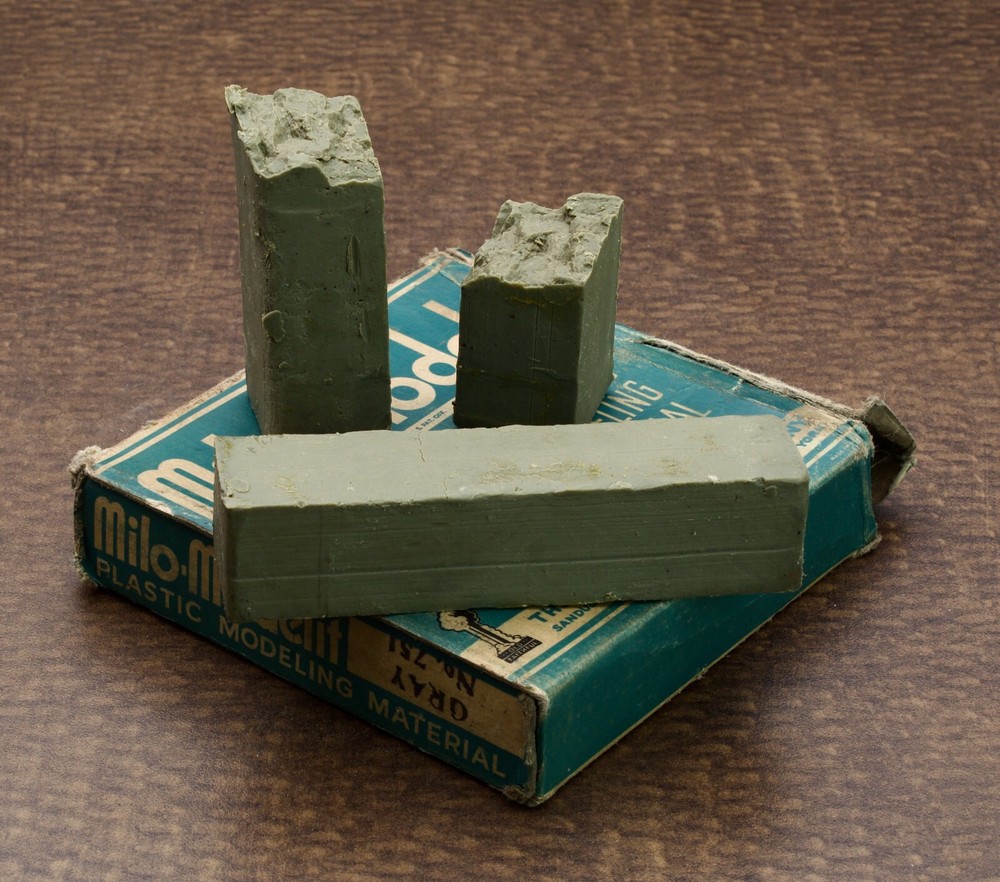 Milo Modelit Plastic Modeling Material American Crayon Co.