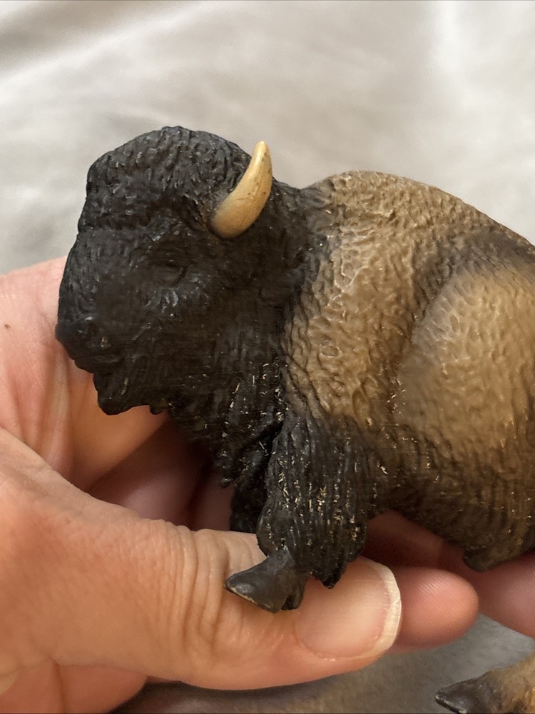schleich animals Buffalo And Bear