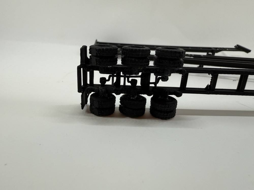 Ho Scale 53ft tri axle Container, Chassis