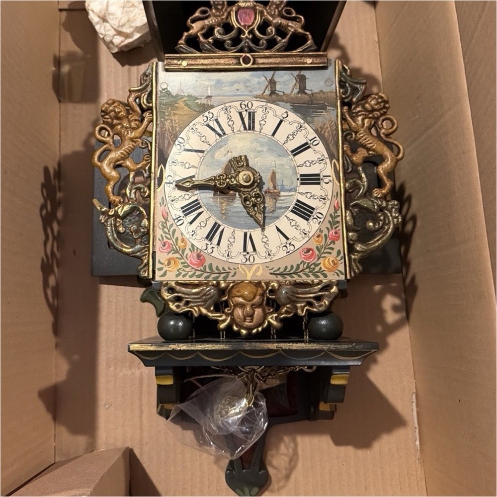 Motif Dutch Clock