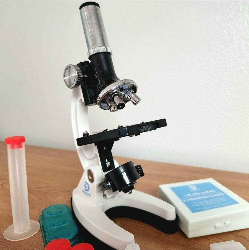 Discovery #Mindblown Microscope Set STEM Activity Slides Test Tubes Tools Pietri