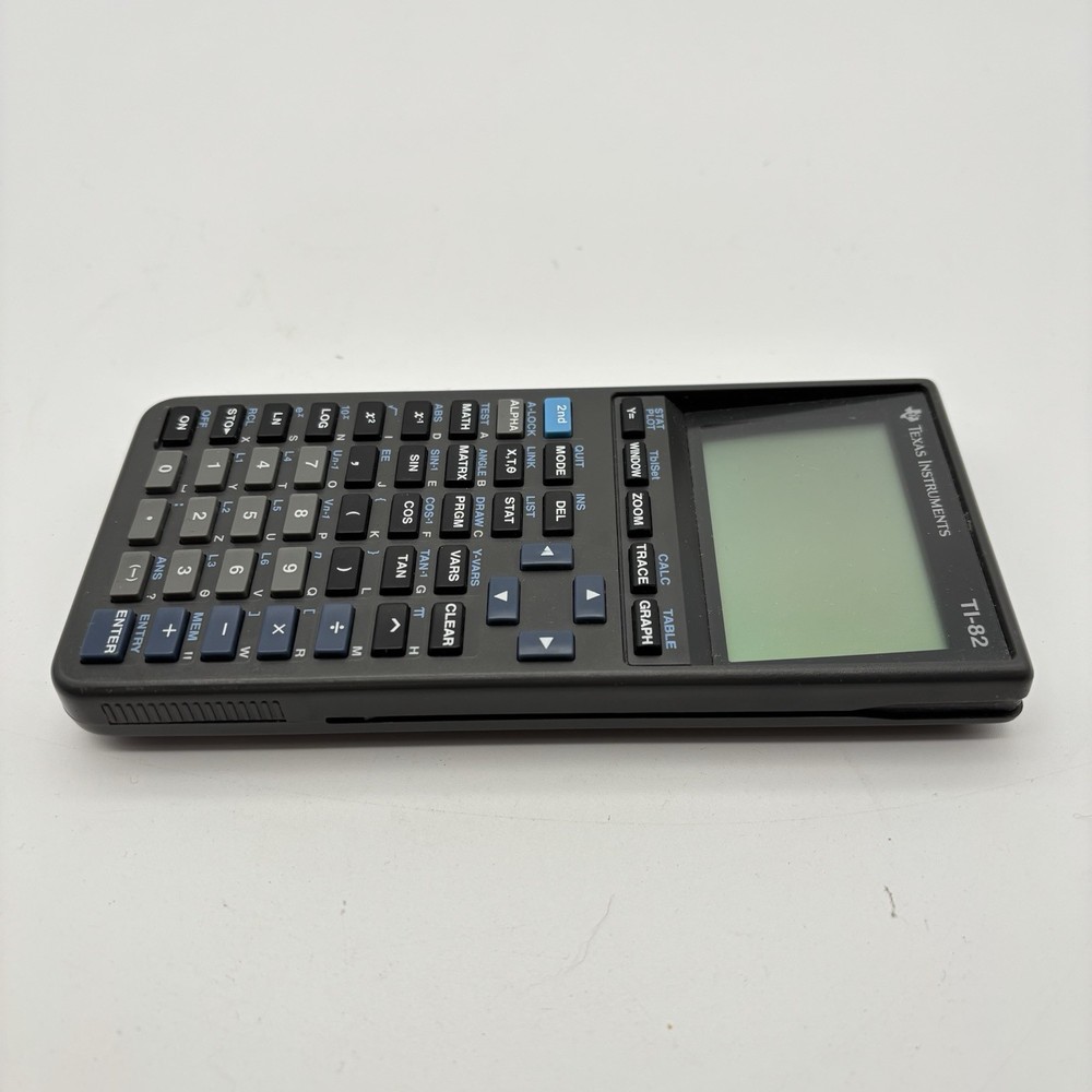 Texas Instruments TI-82 Graphing Calculator Tested Works.