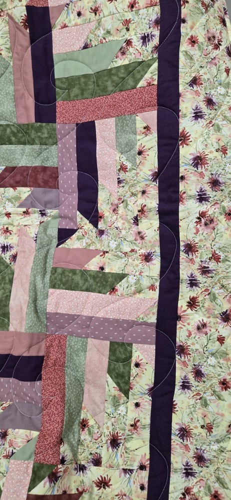 QUILT - HANDMADE - SAWBLADE PATTERN - LT GREEN WITH FLOWERS