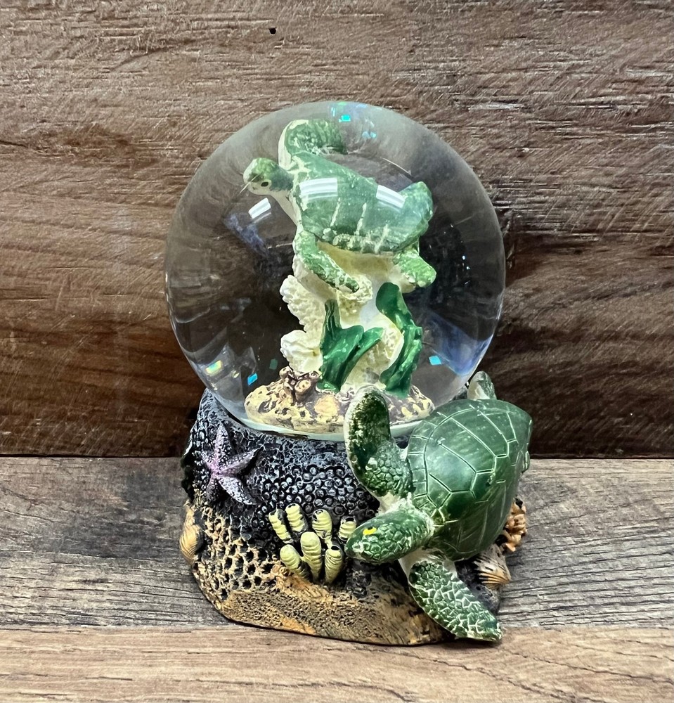 Turtles Snow Globe 3" x 3"