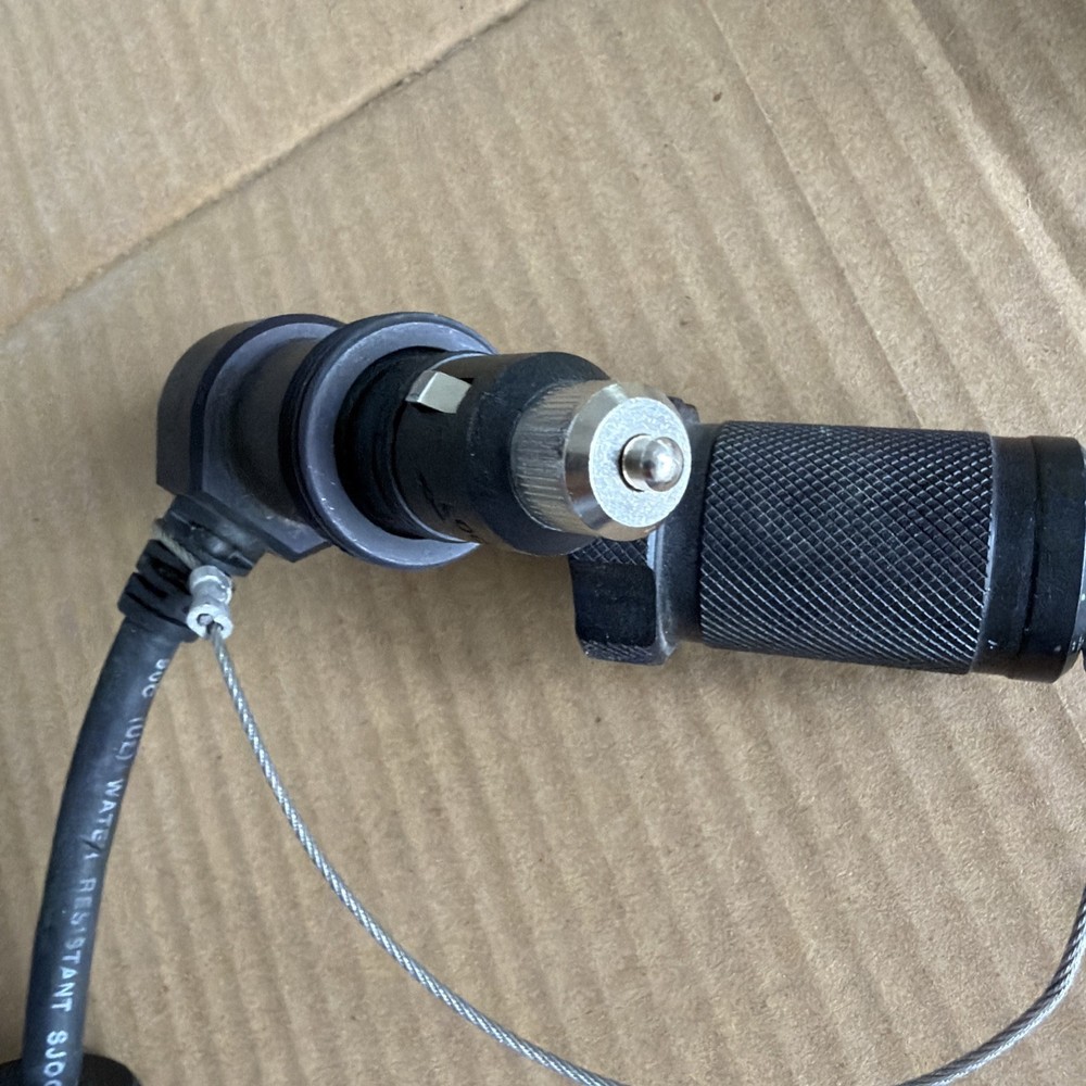 SureFire HellFighter UH-01D Light Cable Kit with Hand Grip Switch