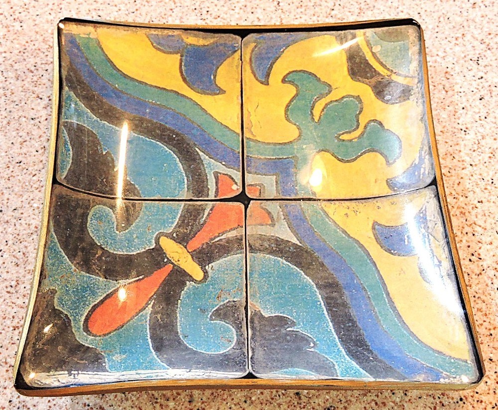 Studio Vertu Handcrafted Marble Dish With 4 Panel Fleur de Lis Style Design