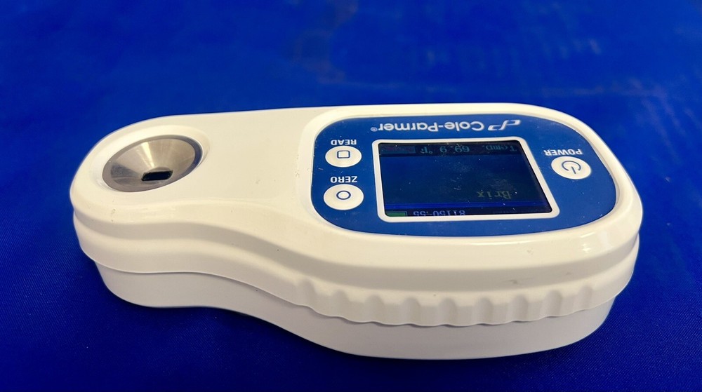 WORKING Cole-Parmer 81150-55 Digital Refractometer, 0 - 85% Brix