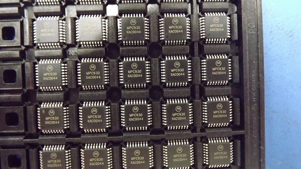 (1PC) MPC930FA Processor Specific Clock Generator, 140MHz, CMOS, PQFP32