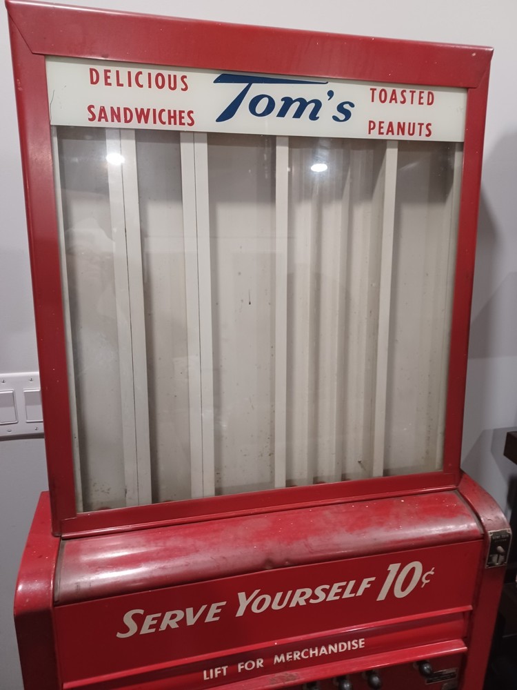 Original 1940's Tom's Vending Machine