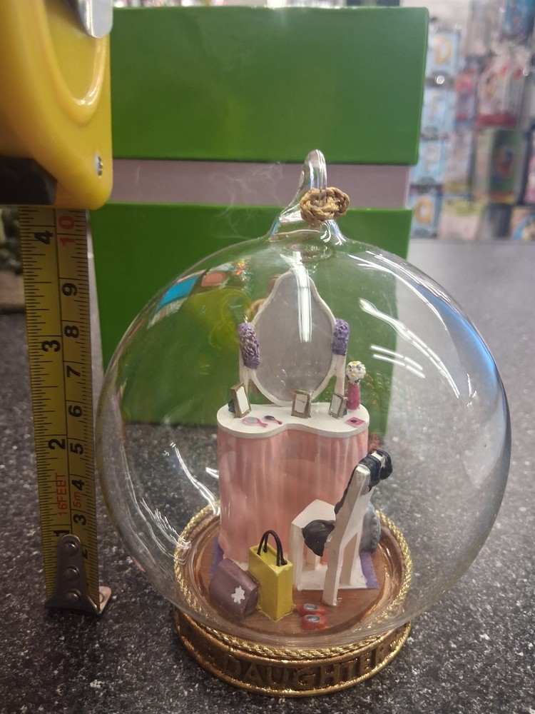 Flavia Milano Memory Daughter Globe