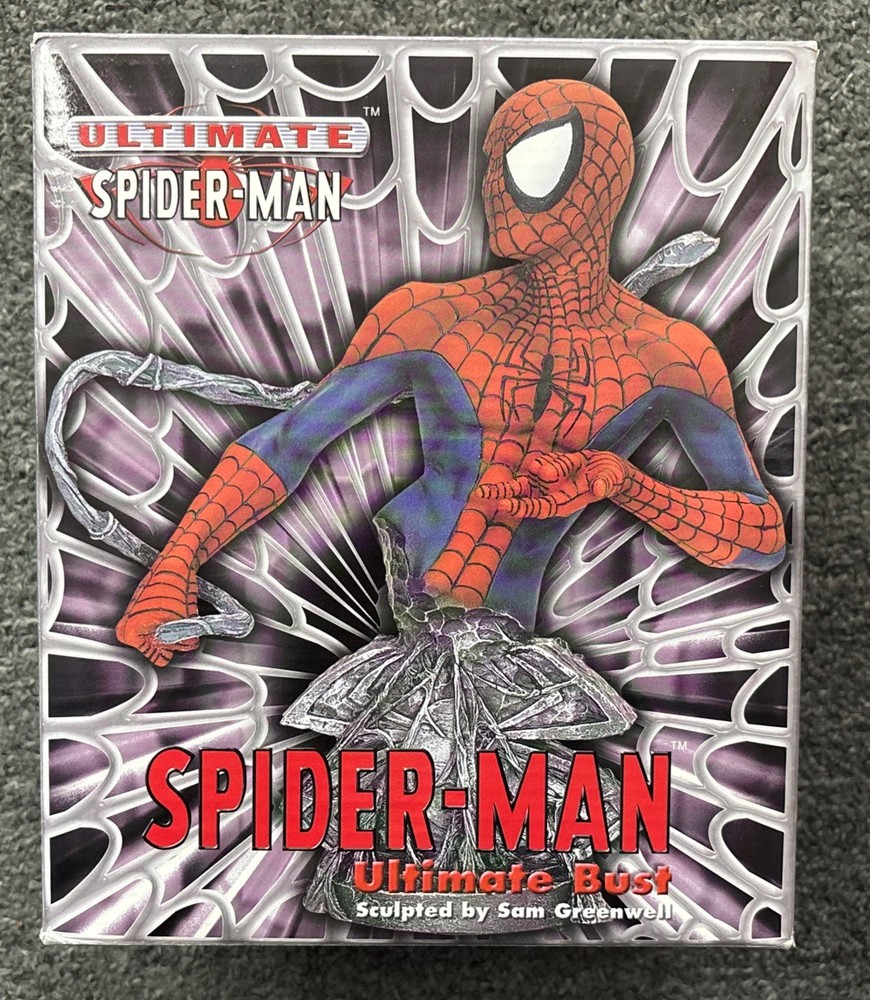 Spider-Man Ultimate Bust Diamond Select Statue by Sam Greenwell