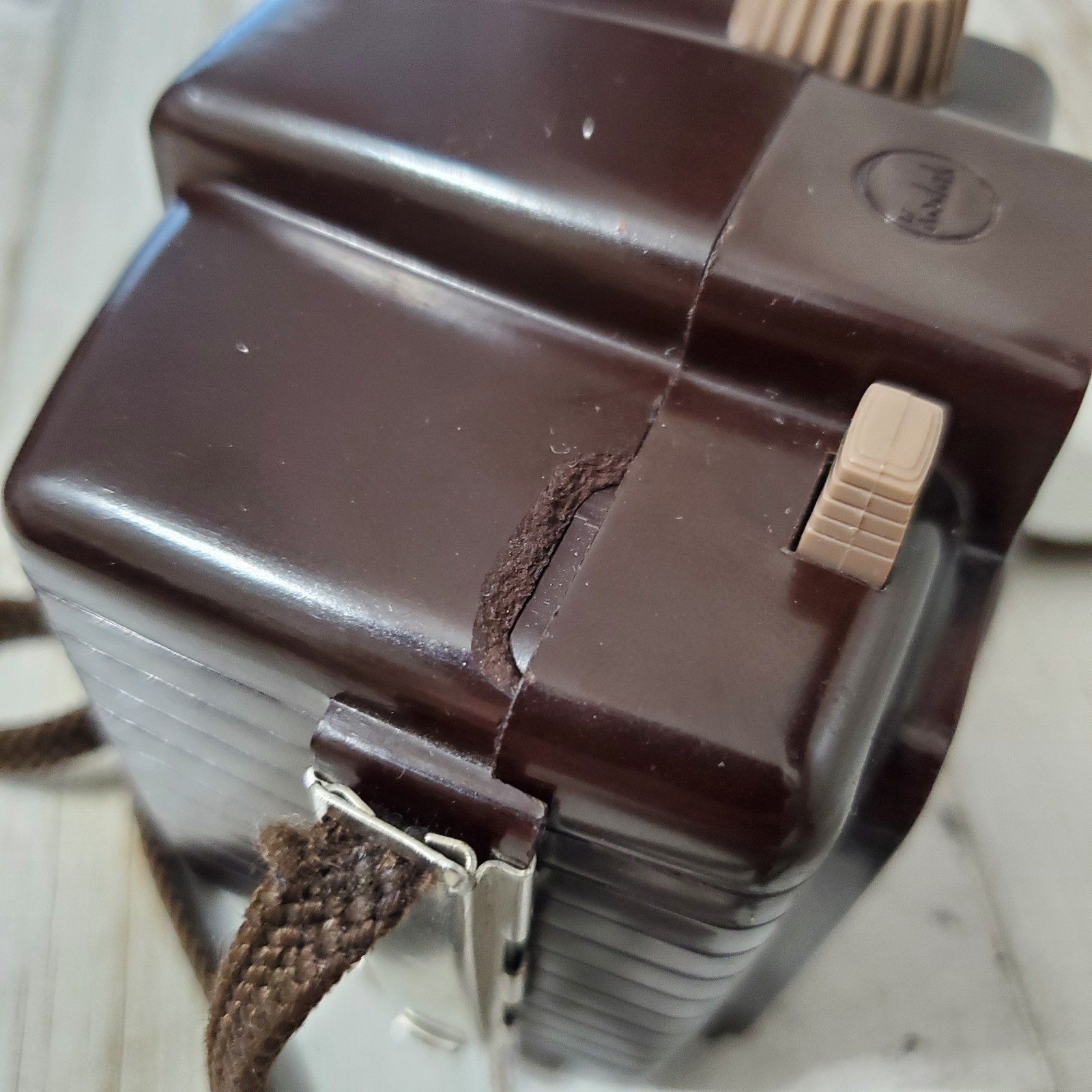 VINTAGE KODAK BROWNIE HOLIDAY FLASH CAMERA Bakelite 1950'S UNTESTED