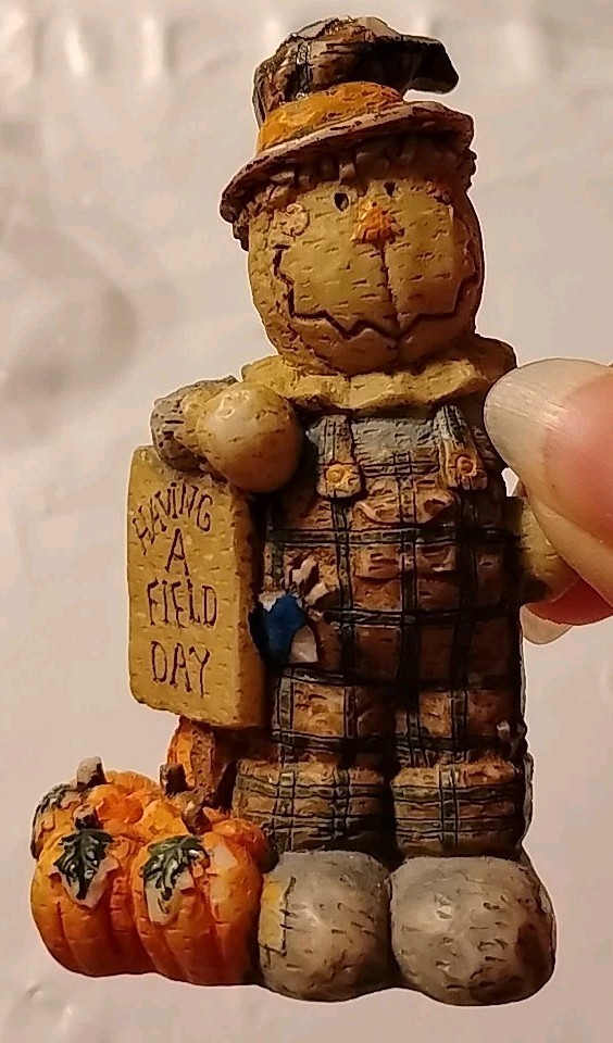 3 Inch Adorable Scarecrow.