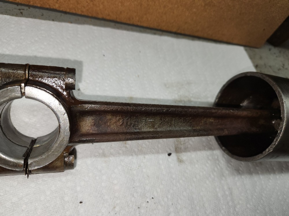 1 1/2 HP IHC M Engine Piston And Connecting Rod For Spark Plug Style Engine.