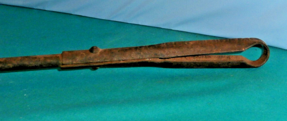 ASHES - IRON SHOVEL - WITH A LONG LOOP HANDLE - AGE RUSTED