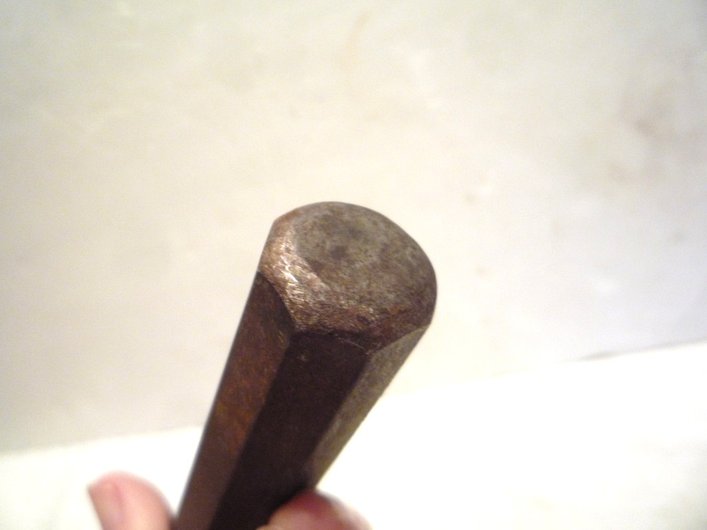 Tamco Heavy Duty Cold Chisel 1" x 9" hex shaft