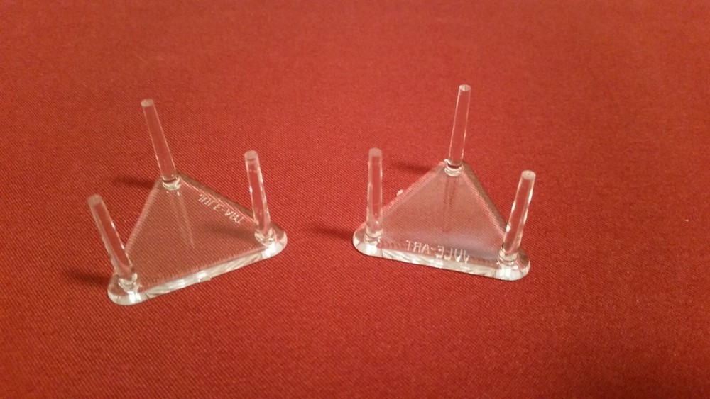 *25 Triangle 1.5" Three 3 Peg Display Stands For Crystal Clusters
