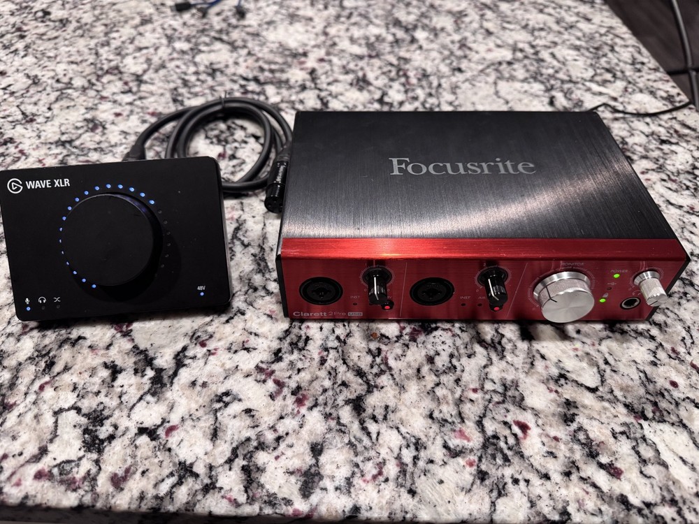Focusrite Clarett 2Pre USB & Elgato Wave XLR Audio Interface Bundle, Pro Stream