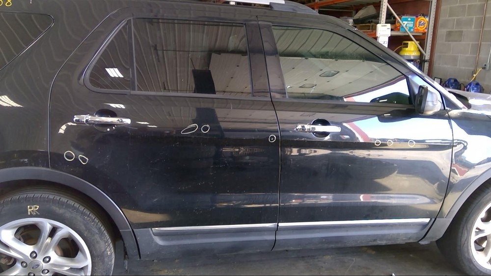 Used Automatic Transmission Shift Lever Assembly fits: 2011 Ford Explorer Grade