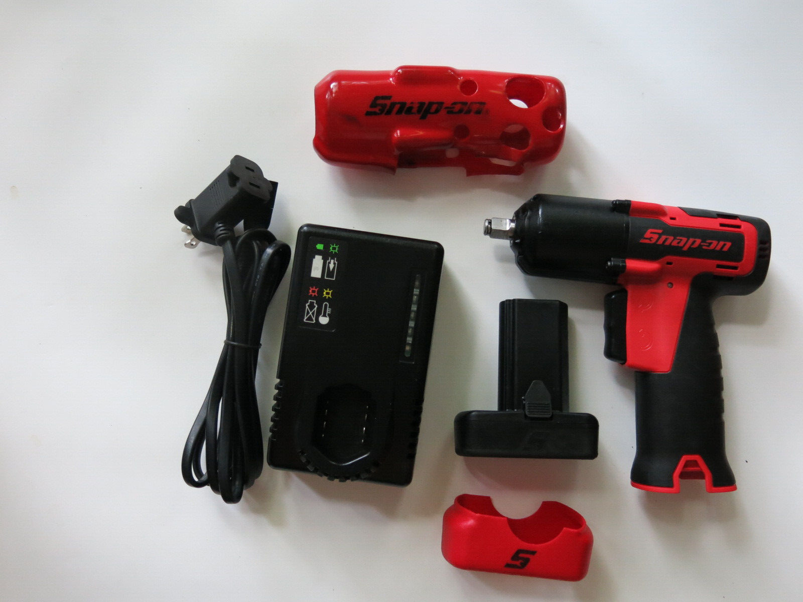 Snap-On CT761 Impact Wrench 3/8" 14.4v Cordless Battery & Charger Boots Set