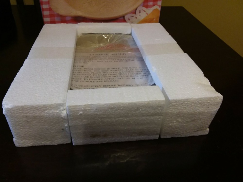 NEW - 10" COOKIE MOLD STONEWARE - ABC DISTRIBUTOR - A7