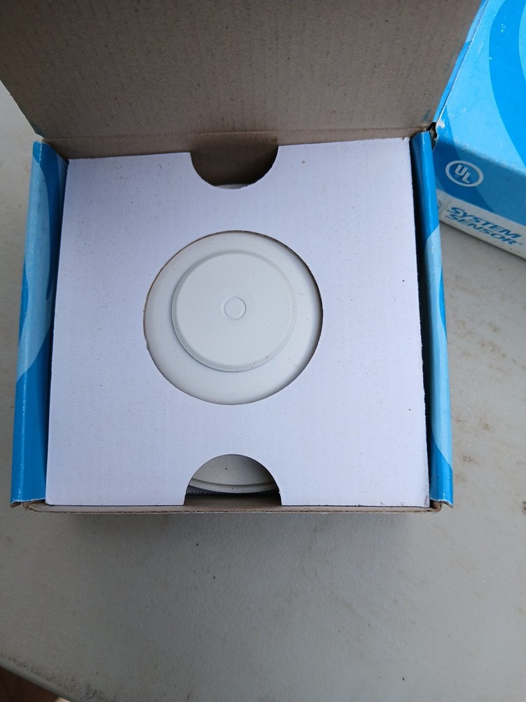 SYSTEM SENSOR 5600 SERIES HEAT DETECTOR, Brand New