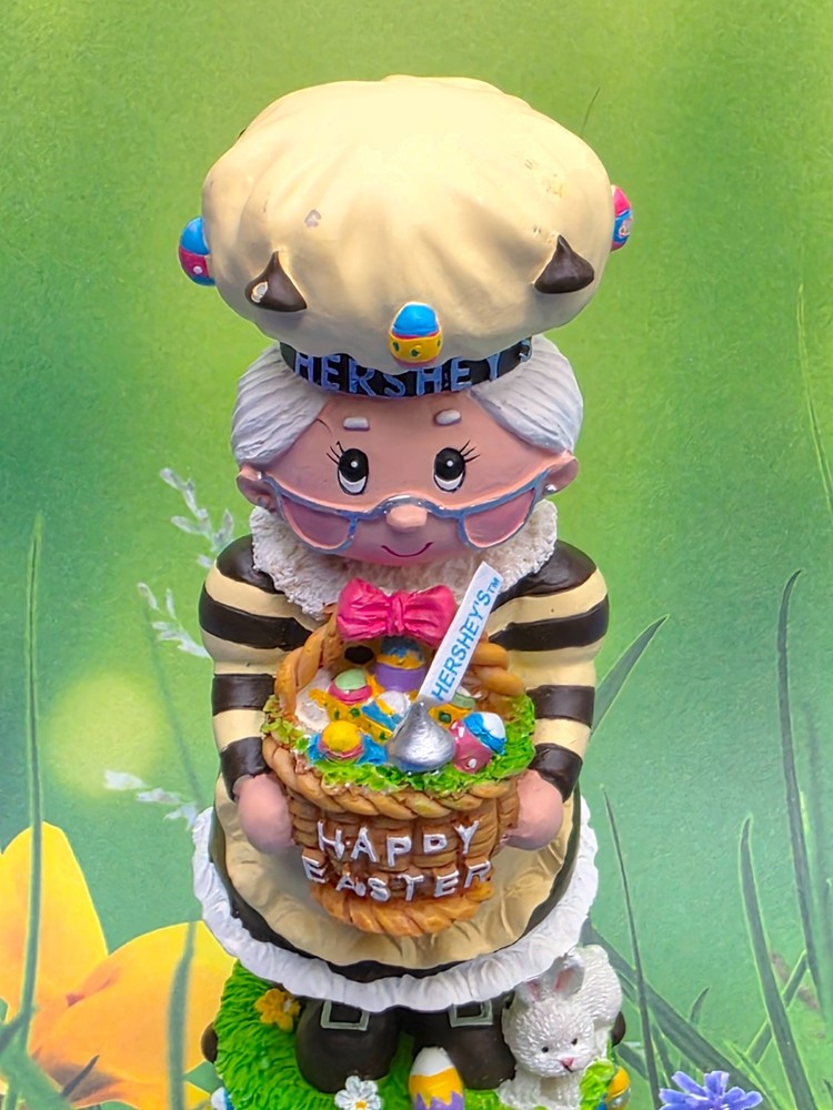Hershey's Figurine Happy Easter 2001 EASTER BASKET FIGURE