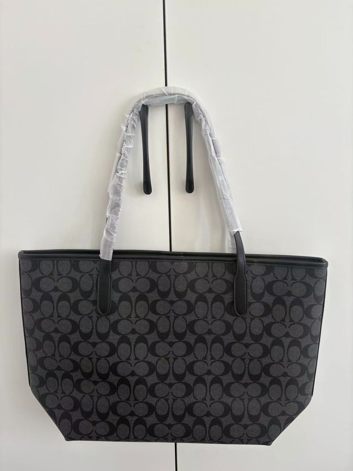 City 33 Tote Bag Shoulder Tote Large Women's Style COACH