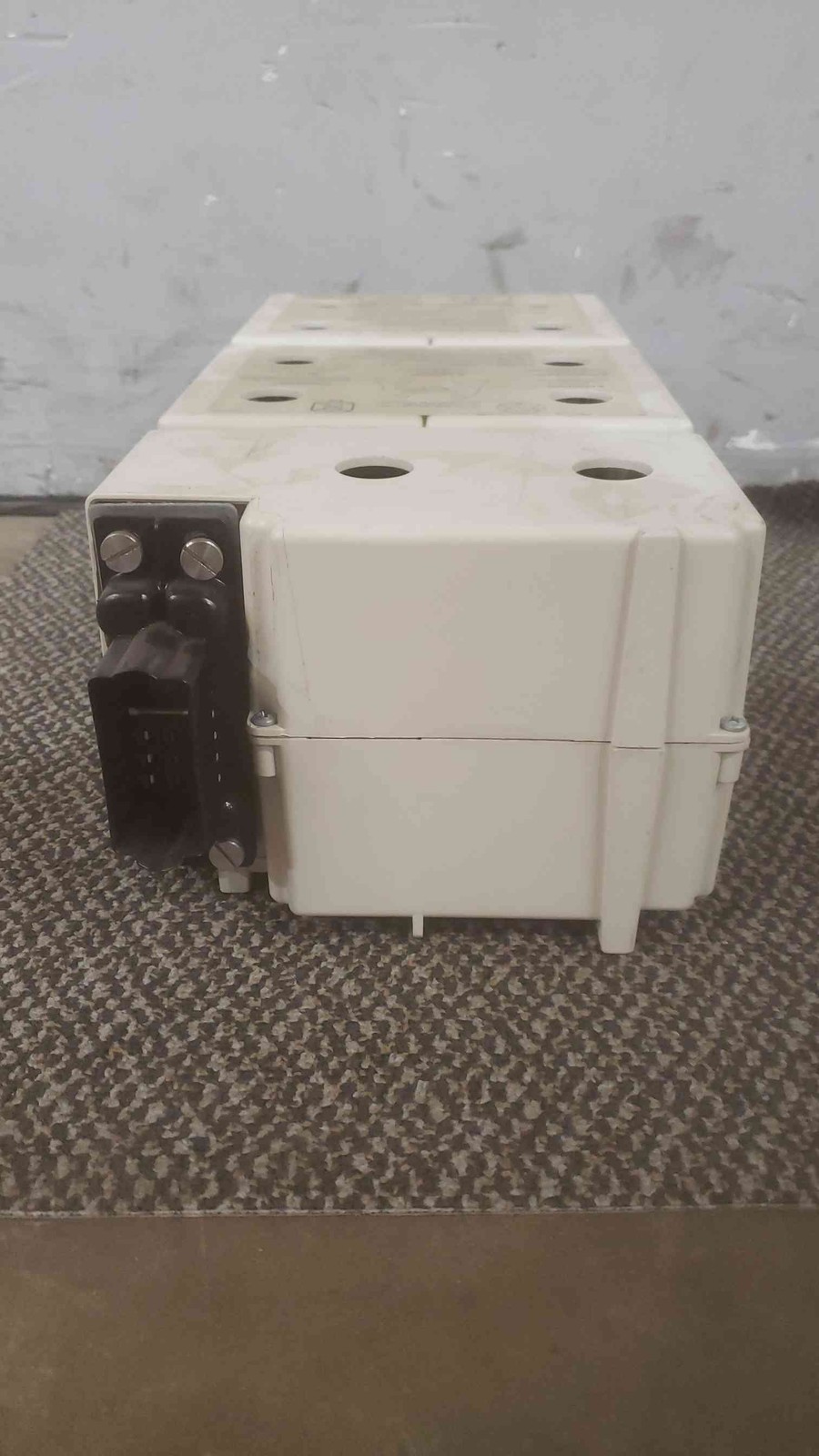 APC Symmetra Battery Module SYBATT Chassis only No Batteries (SKU:110810)