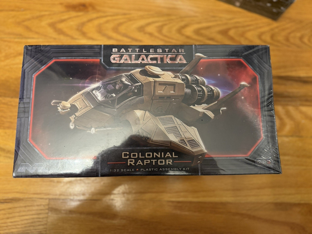 Battlestar Galactica Colonial Raptor and Armament Set from Moebius Models