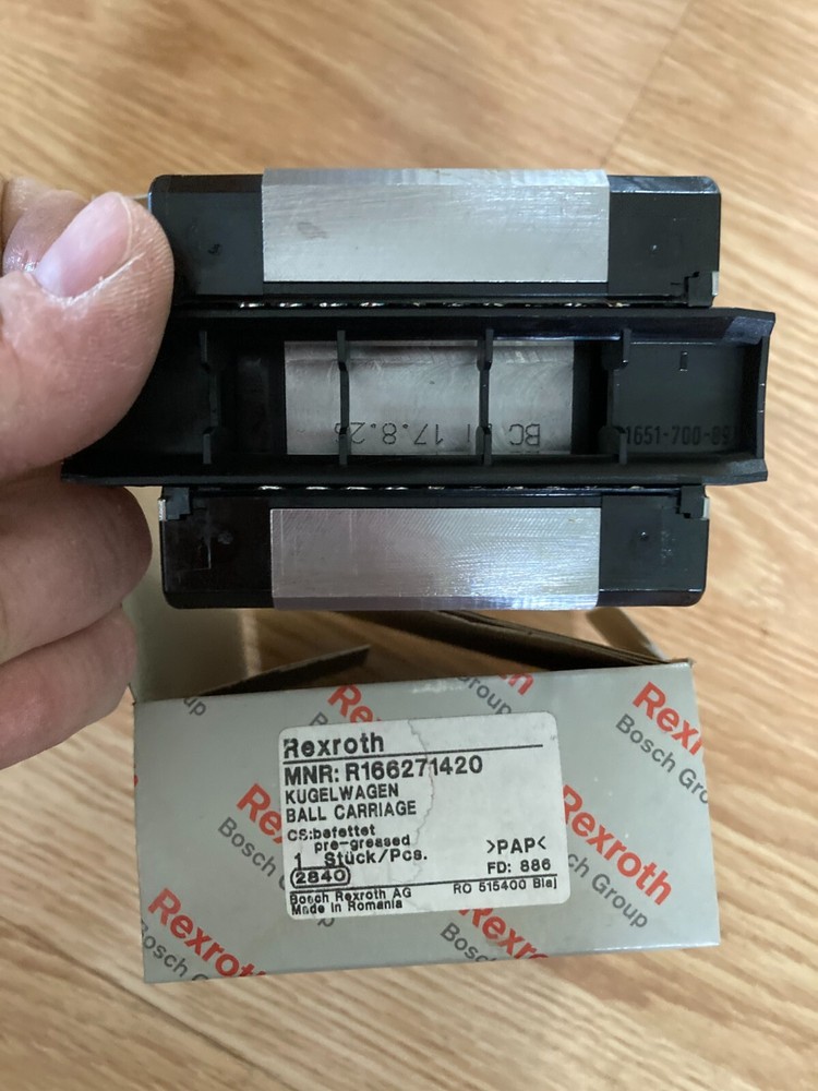Rexroth linear bearing R166271420 NEW