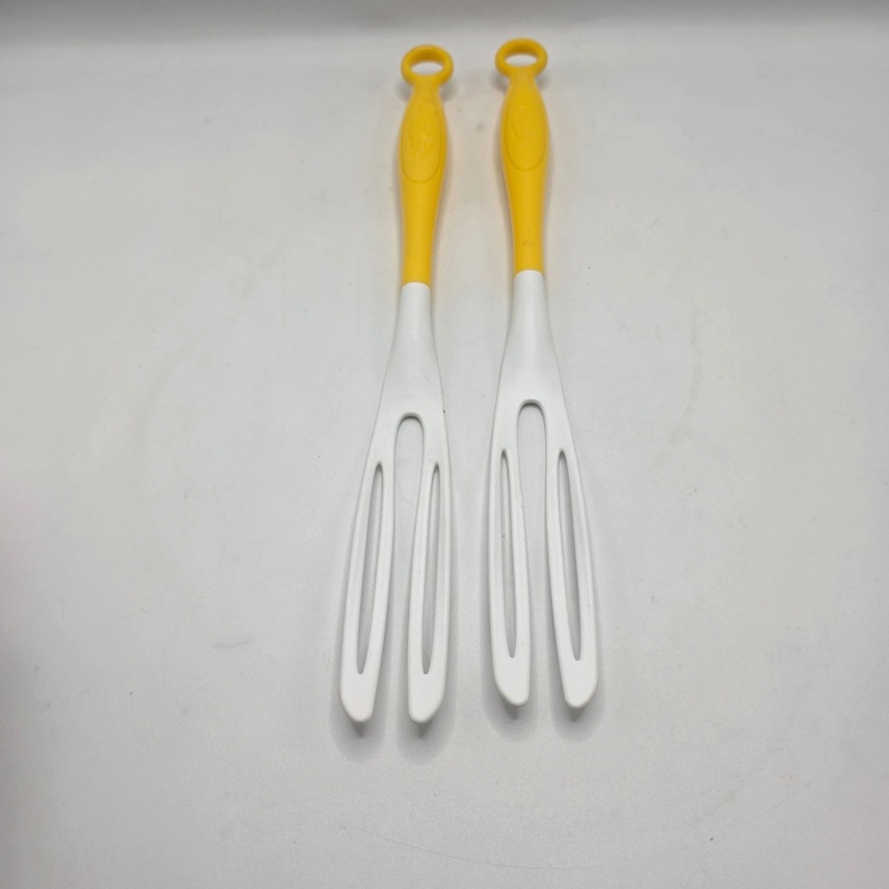Swiffer Duster Replacement Handles 2-Pack Yellow White Plastic Cleaning Tools