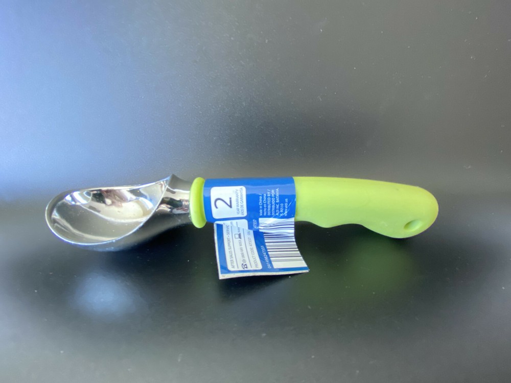 CROFTON SOFT GRIP ICE CREAM SERVING SCOOP