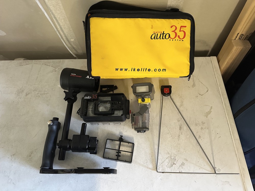 Ikelite auto-35 housing with 35mm camera, substrobe a35. Scuba diving
