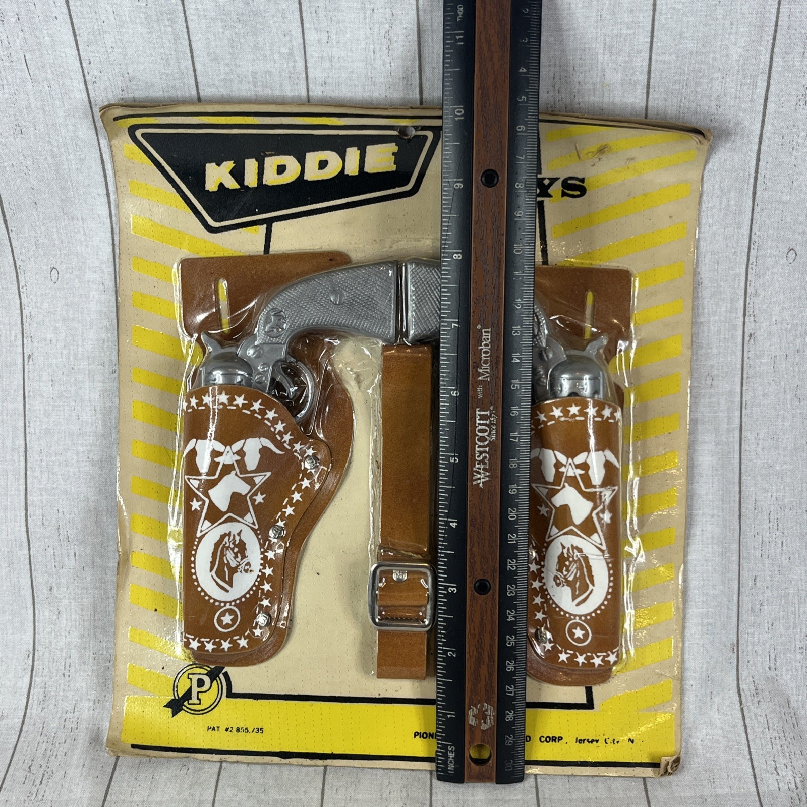 Pioneer Specialty Corp Kiddie Toys Plastic Toy Cowboy Pistol & Holster Set READ