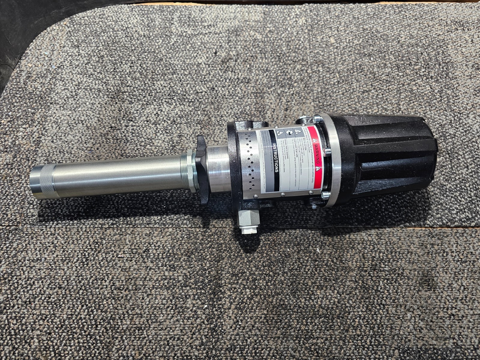 Roughneck Heavy-Duty Air-Operated Oil Pump, 10.6 GPM, 5:1 Pressure Ratio