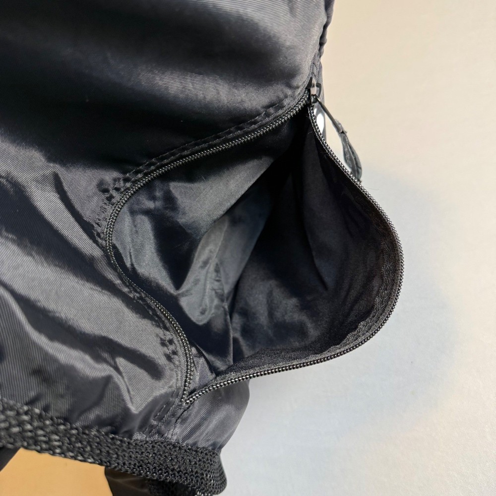 Brooks Running Drawstring Cinch Bag Black Mesh Panel Zipper Pocket Backpack