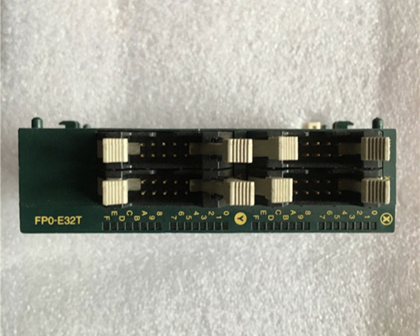 1PC Used  PLC module FP0-E32T 1PC Used  FP0-E32T AFP03543 PLC module