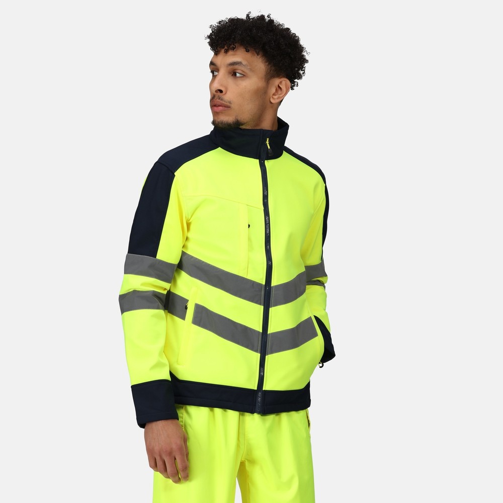 Regatta High Visibility Pro Softshell Jacket TRA625 - Men's Protected Work Coat