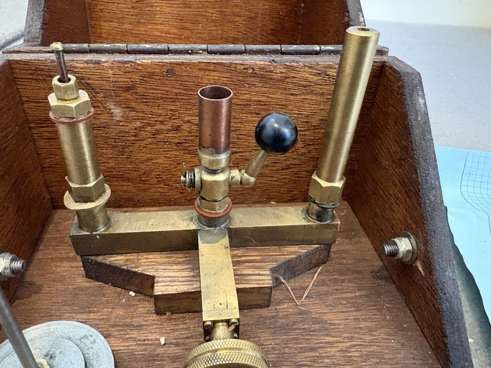 vintage deadweight tester