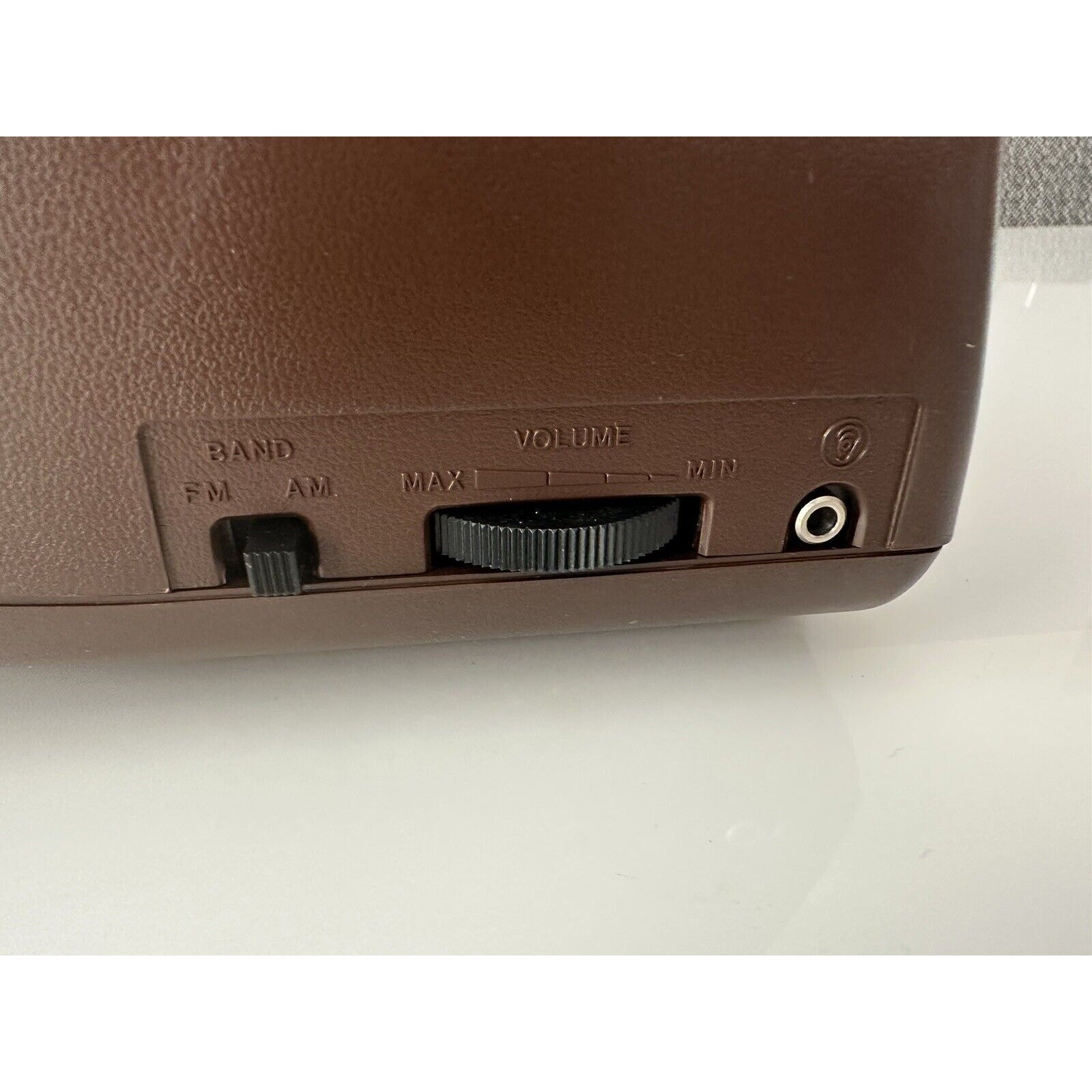 VINTAGE *NEW* 1980's Sanyo RM 5300 Walnut LED Alarm Clock Radio