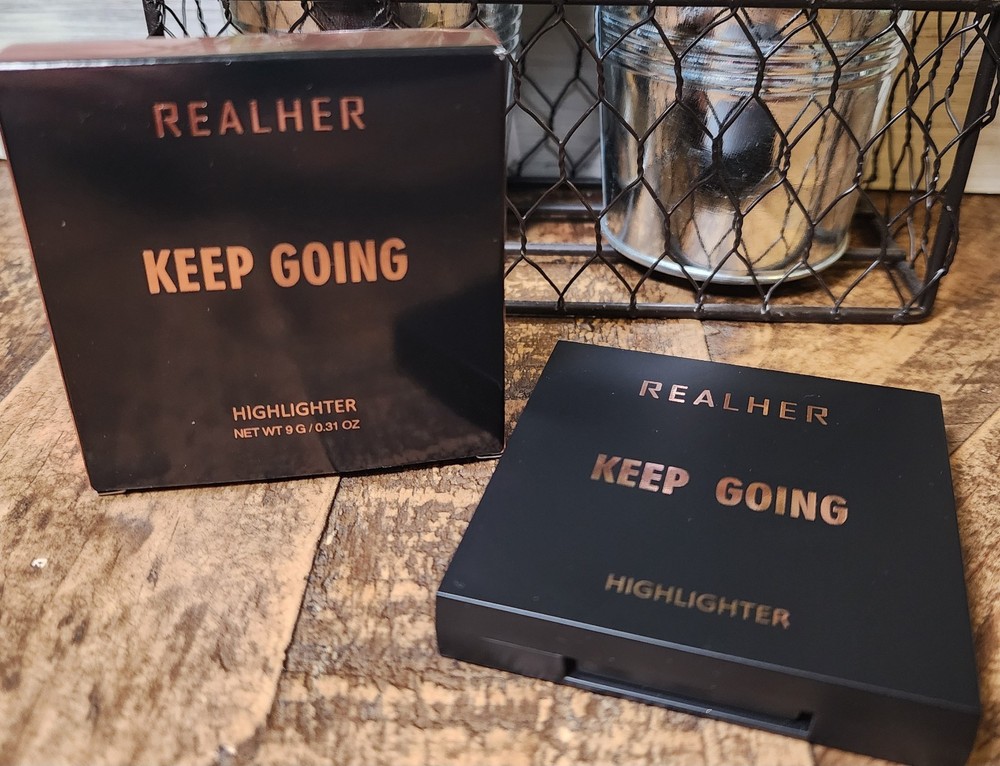 Realher Keep Going Highlighter (Champagne Shimmer) NIB