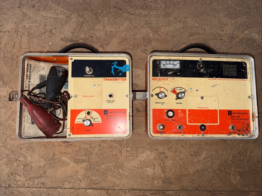 Metrotech 480 Pipe And Cable Locator Set, With Box
