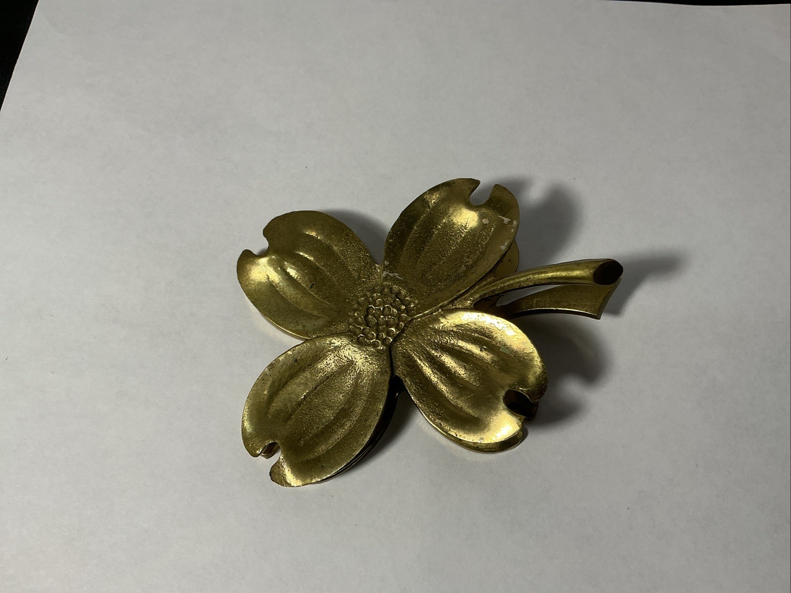 VTG. Virginia MetalCrafters Dogwood Flower Paper Weight / Clip