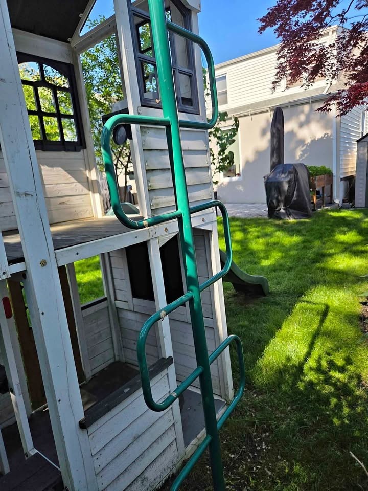 Kidkraft Woodland View Playhouse with Kitchen and Table Feature, Two Levels Dura