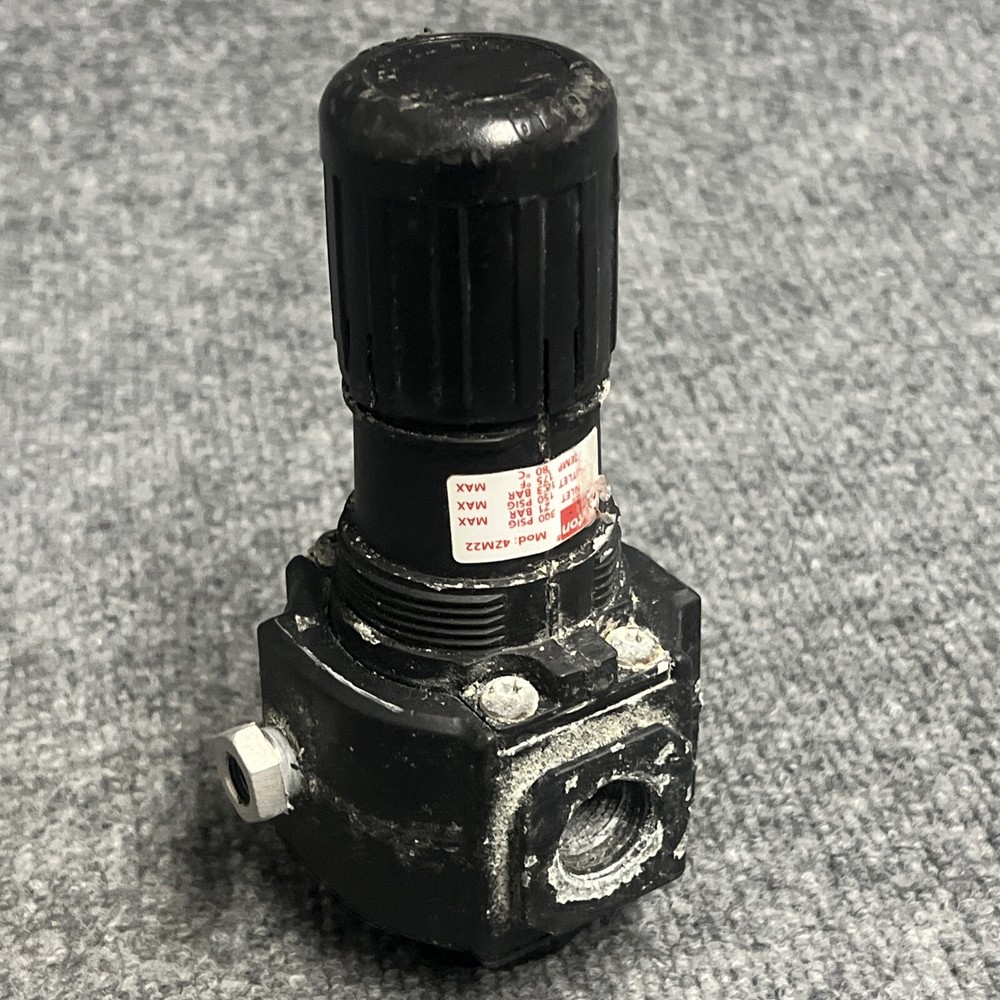 Dayton 4ZM22 1/2" Filter Regulator Used